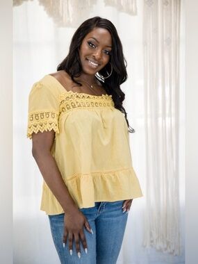 white birch Yellow Square-Neck Crochet Lace Trim Peplum Top, Women’s Size Medium
